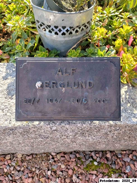 Grave number: 1 AG R   204
