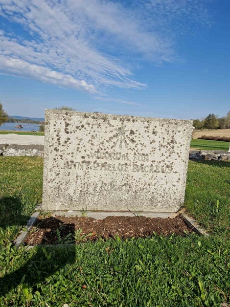 Grave number: 501 01 103-105