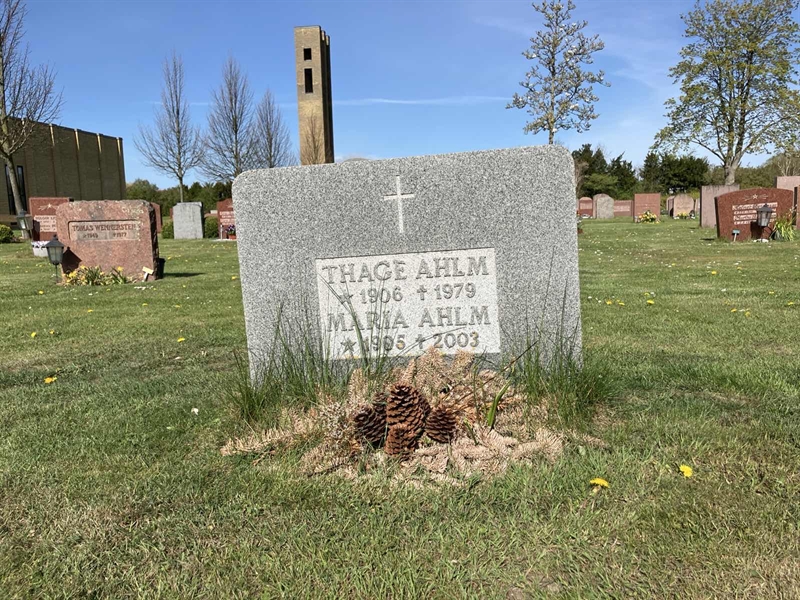 Grave number: R 01 424, 425