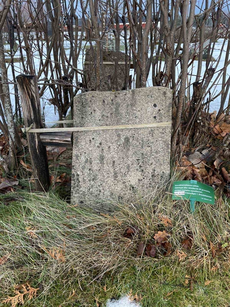 Grave number: GK A 5    12V