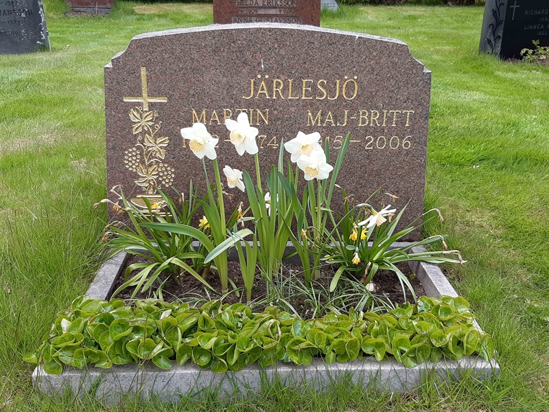 Grave number: KA 08    32