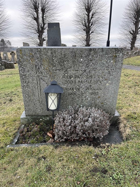 Gravnummer: HA J    27