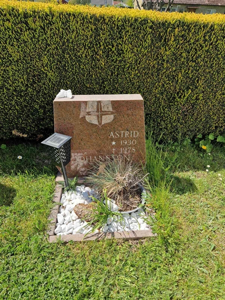 Grave number: 04 D  108