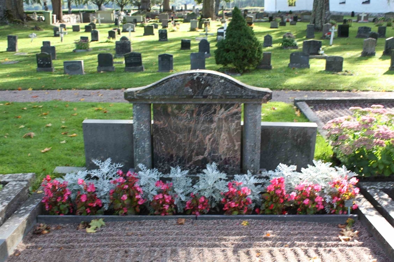 Grave number: 1 K G  145