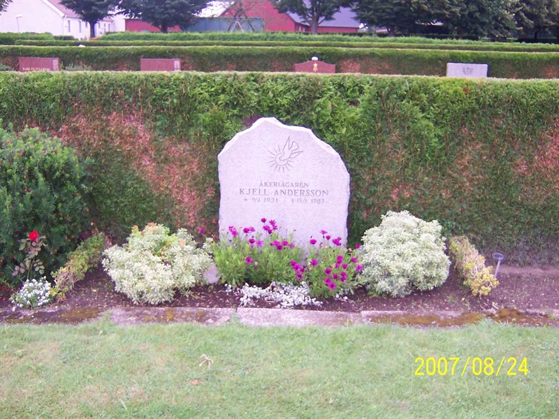 Grave number: 1 4 1A   142, 143