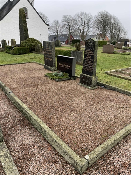 Grave number: SÖ B    82, 83, 84, 85, 86, 87