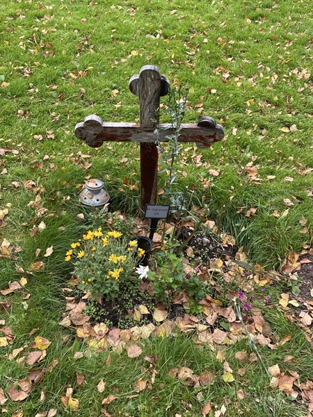 Hautatunnus: 2 C   831