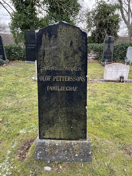 Grave number: LE 164, 165, 166, 167