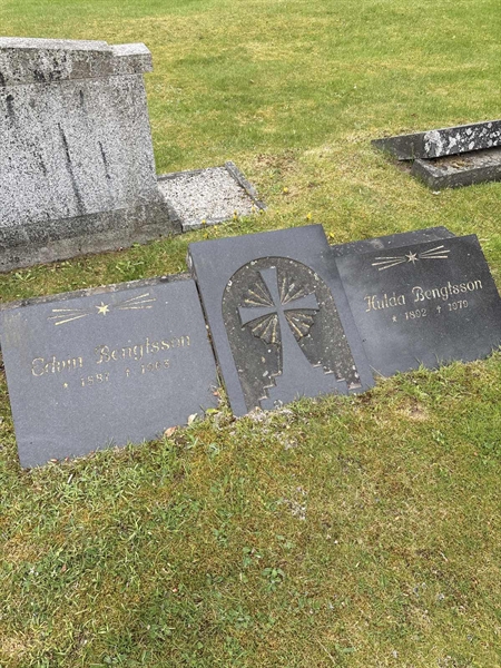 Grave number: SKF B    14, 15