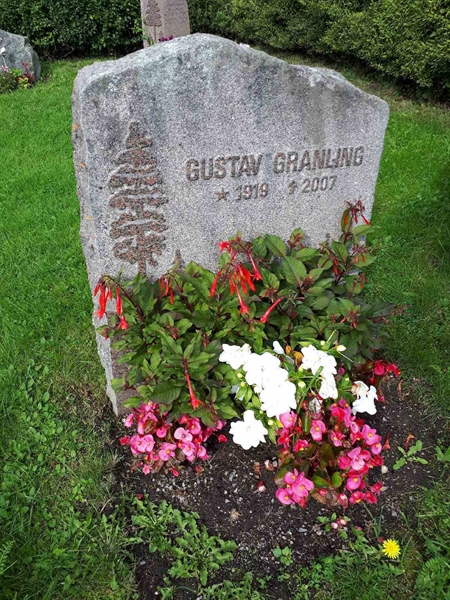 Gravnummer: NK F D   400