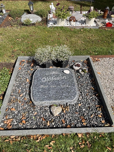 Grave number: NK Urn XVIII    39