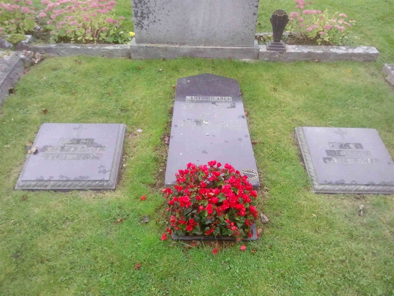 Grave number: HK C    49, 50