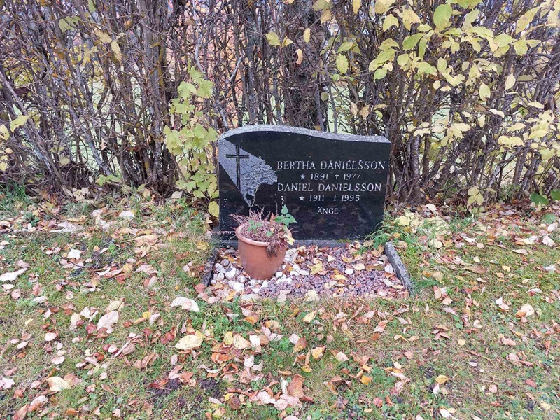 Grave number: NY H   277, 278