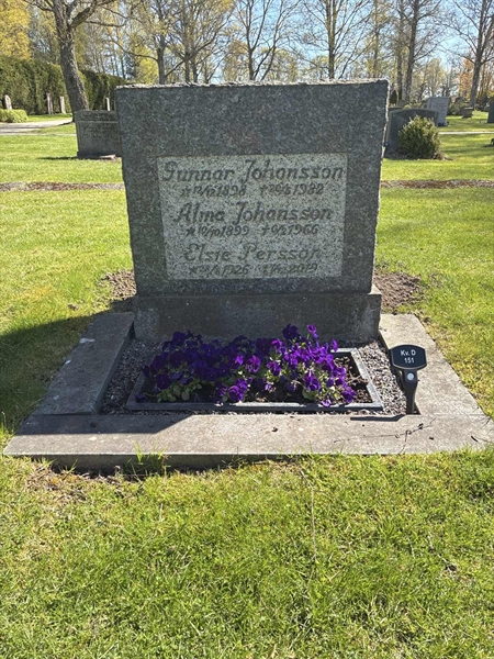 Grave number: 22 D   151