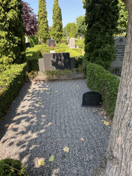 Grave number: NK VI   127a
