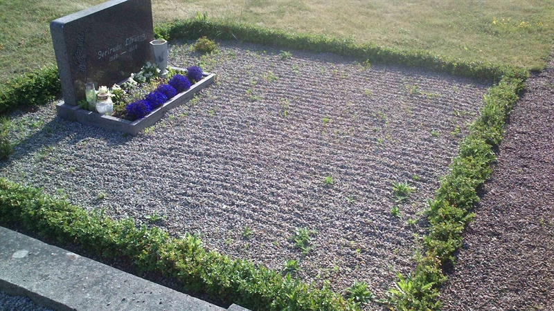 Grave number: ÖK 8    45