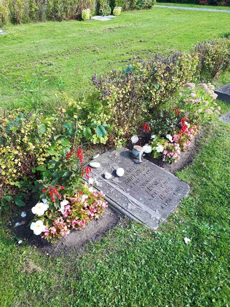 Hautatunnus: NK F G   307