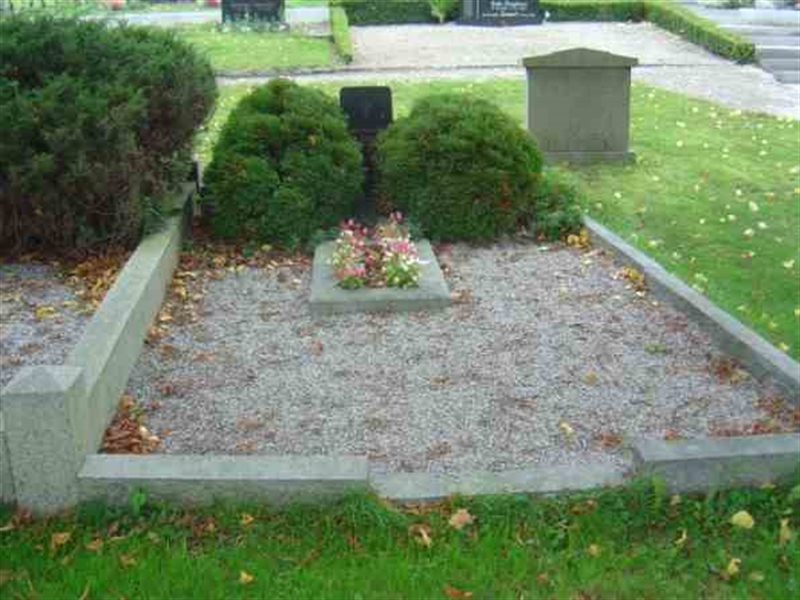 Grave number: Bo C    68-69