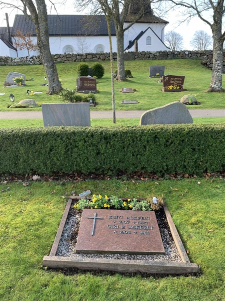 Grave number: SÖ L   221, 222