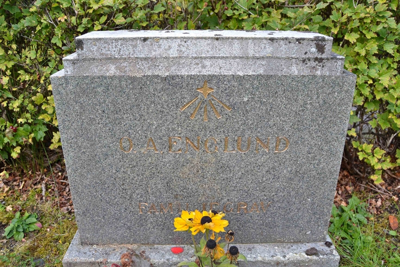 Grave number: 4 G   242