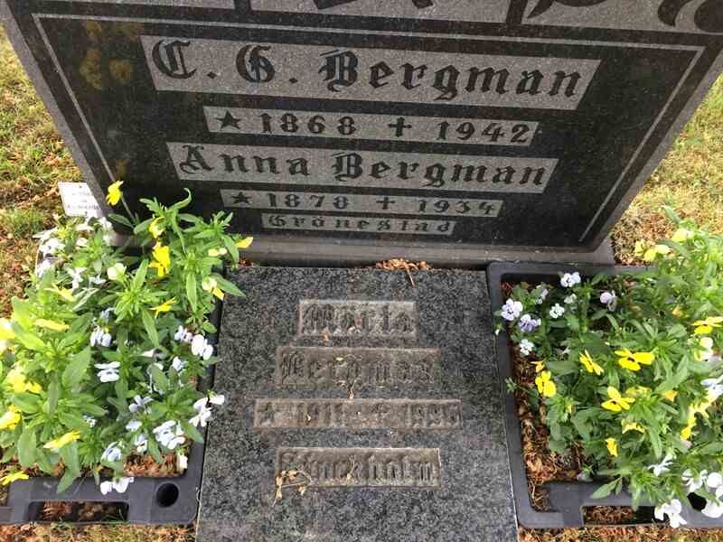 Grave number: BG 4   41, 42
