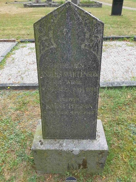 Grave number: VO E    26, 27