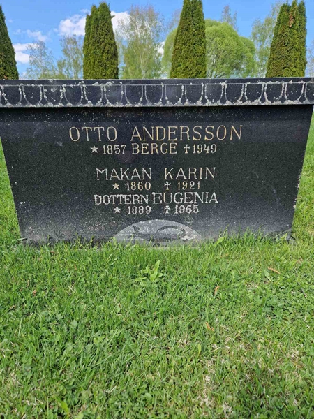 Grave number: 501 20 4301-4304