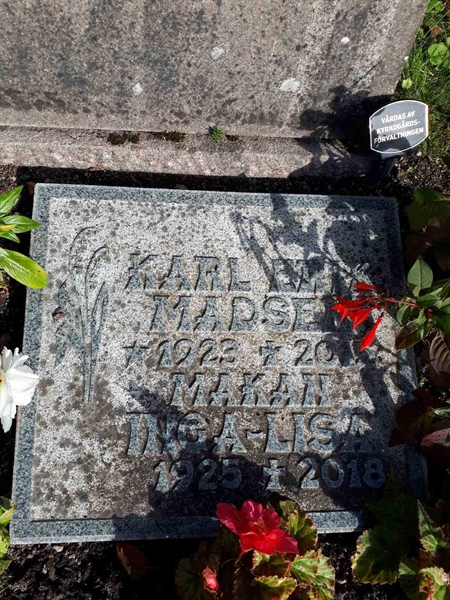 Hautatunnus: NK F G    28