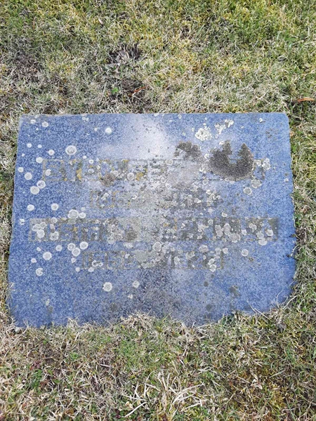 Grave number: OG N    33-34