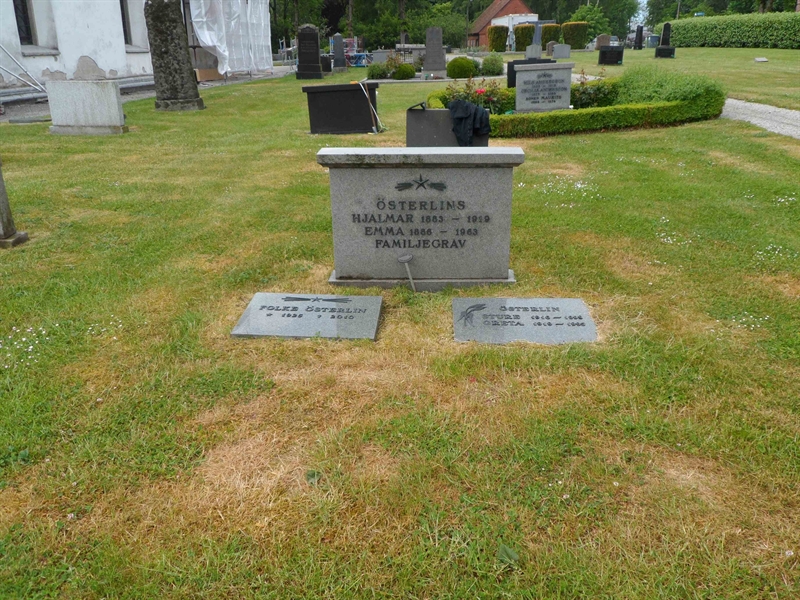 Grave number: ÖH E    41, 42