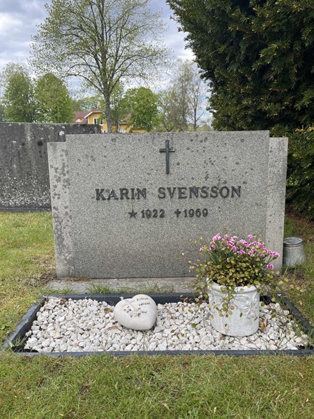 Grave number: SU 03 165