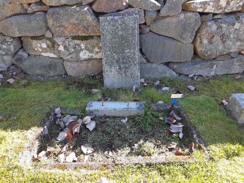 Grave number: Fr 7   915