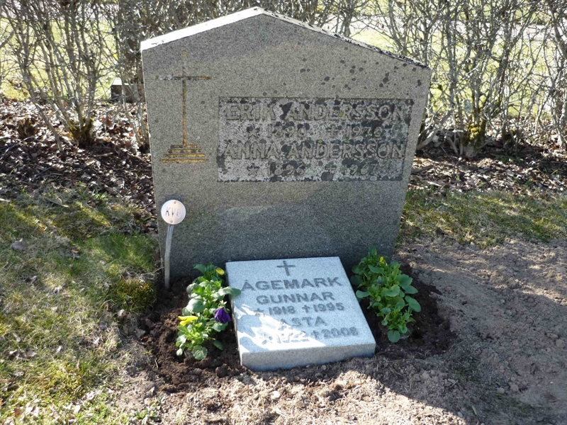 Grave number: ÖD 06  122, 123