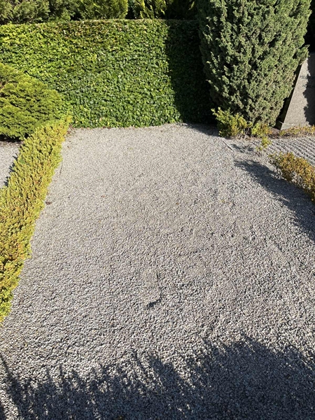 Grave number: NK E     4