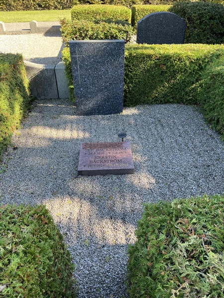 Grave number: VK IV    27