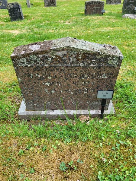 Grave number: kö 01 14   118