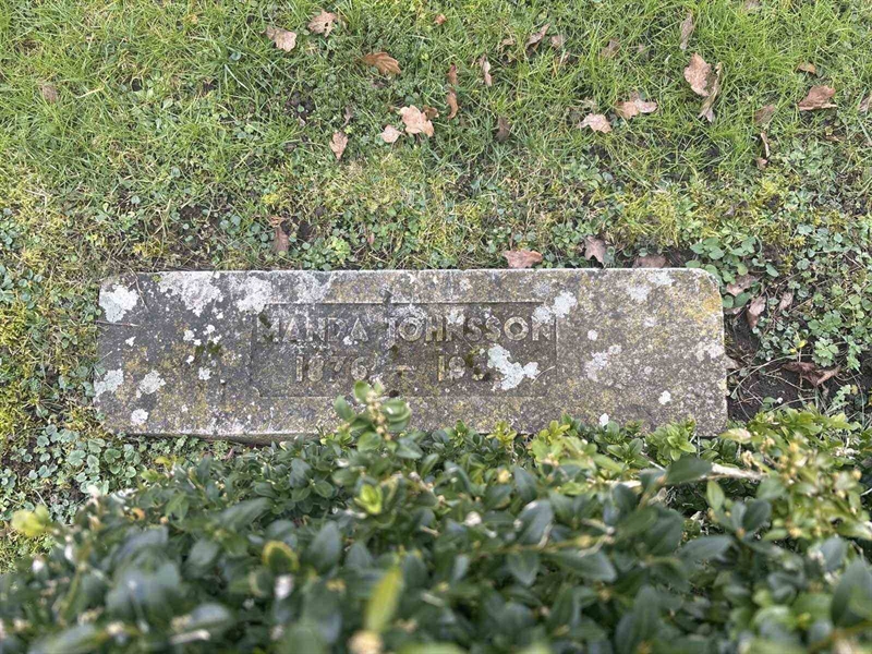 Grave number: E E 28