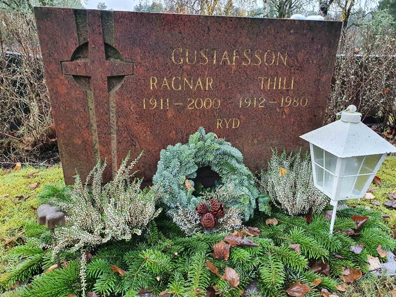 Grave number: Å N   239