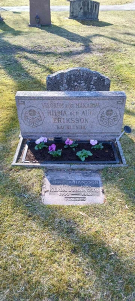 Gravnummer: 3 Nya F    76-77