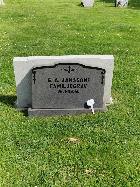 Grave number: 04 A  173, 174
