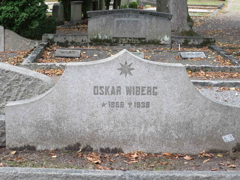 Grave number: HÖB 15    34