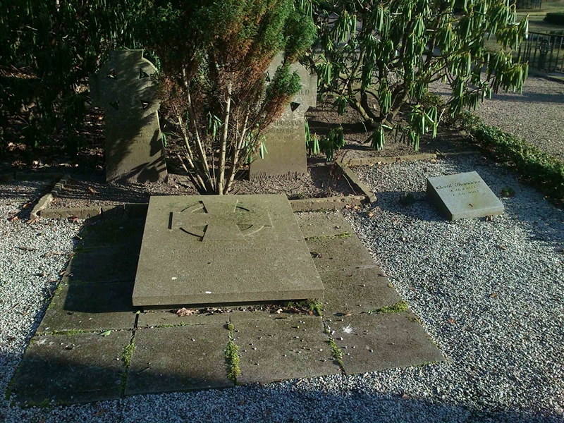 Grave number: Kg XII     6