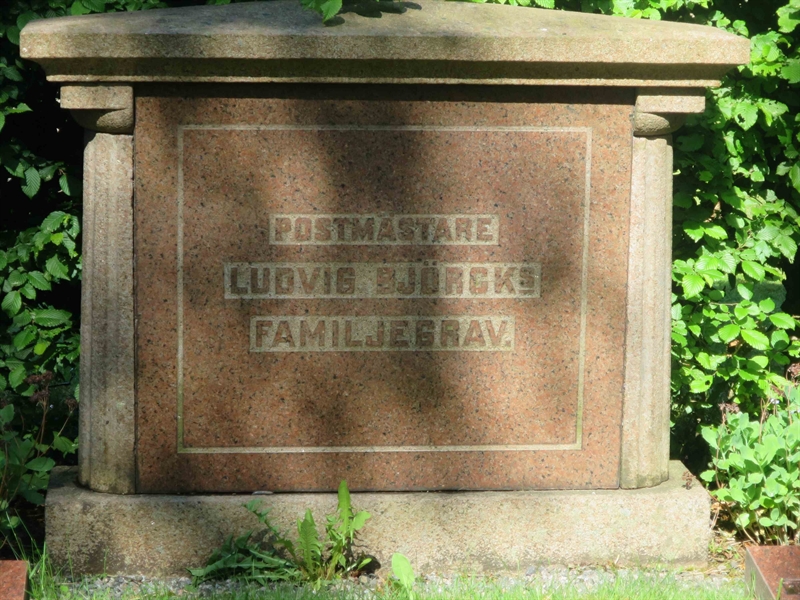 Grave number: HÖB N.RL    26