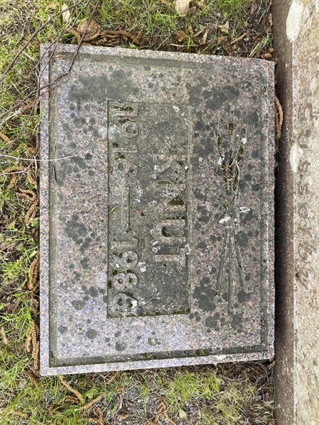 Gravnummer: 1 05 212, 213