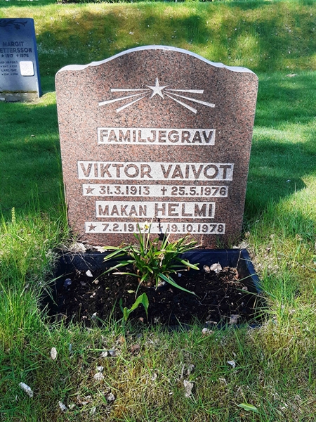 Grave number: KA 09    30-31