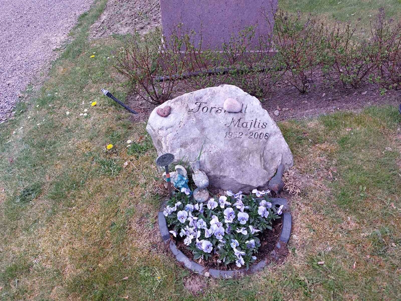 Grave number: HÖ 6   54