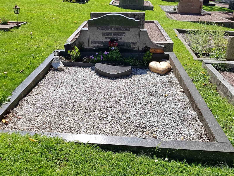 Grave number: 06 61048