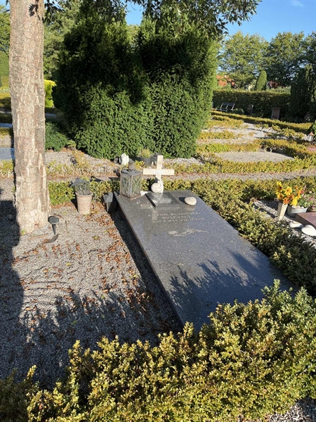 Grave number: NK X   269