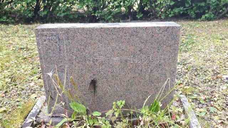 Grave number: 1 1  1320