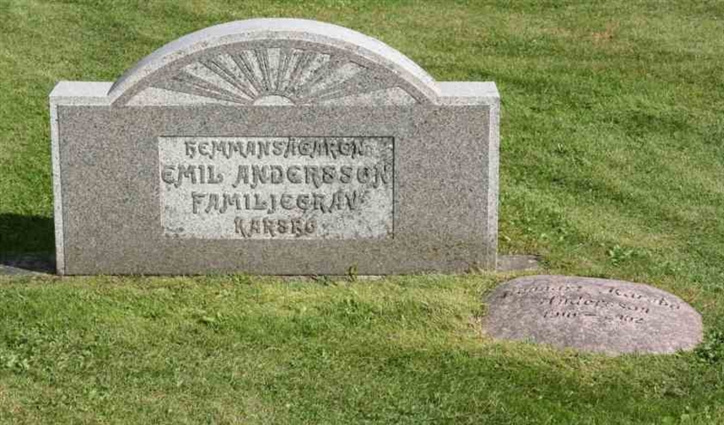 Grave number: F V B   131-132